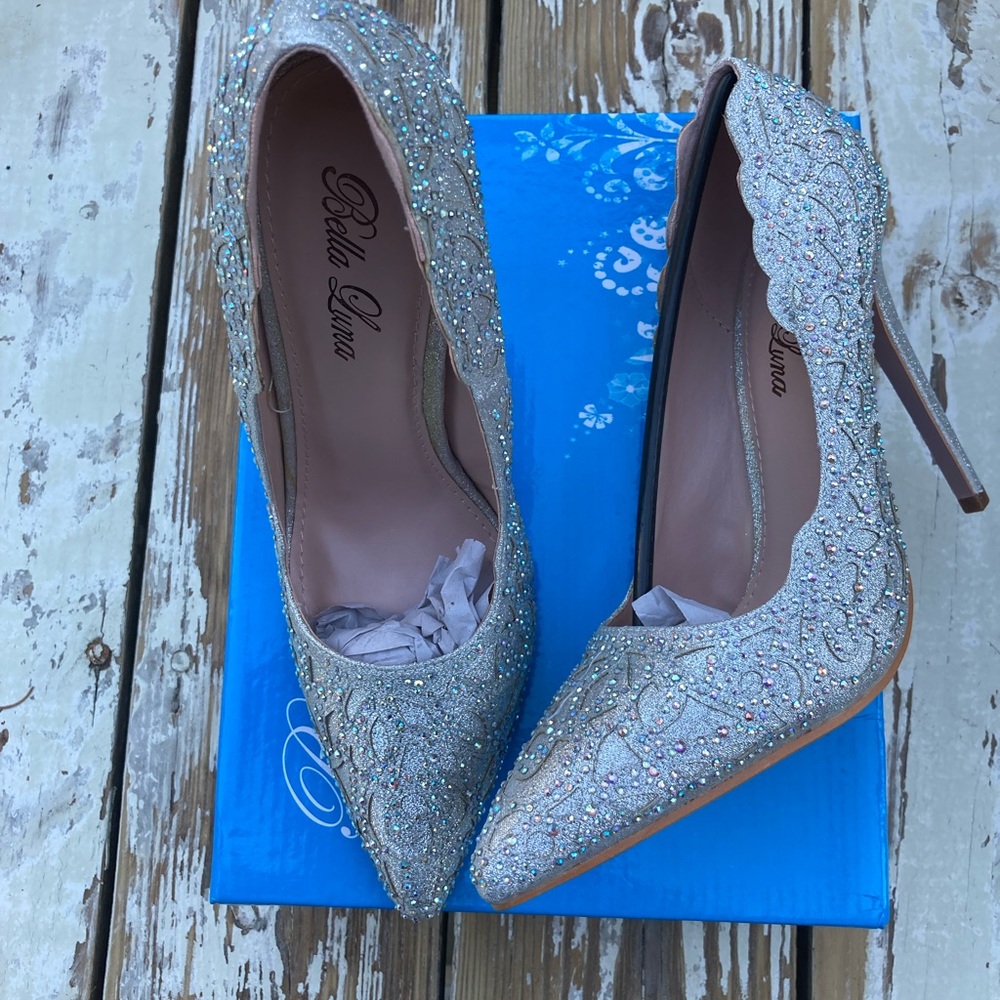 Pumps - Picture 3 of 11